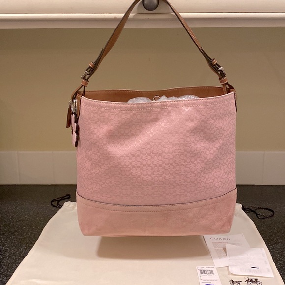 COACH Soft pink tiny C jacquard fabric & suede base w/ matching keychain. F11666 - Picture 4 of 12